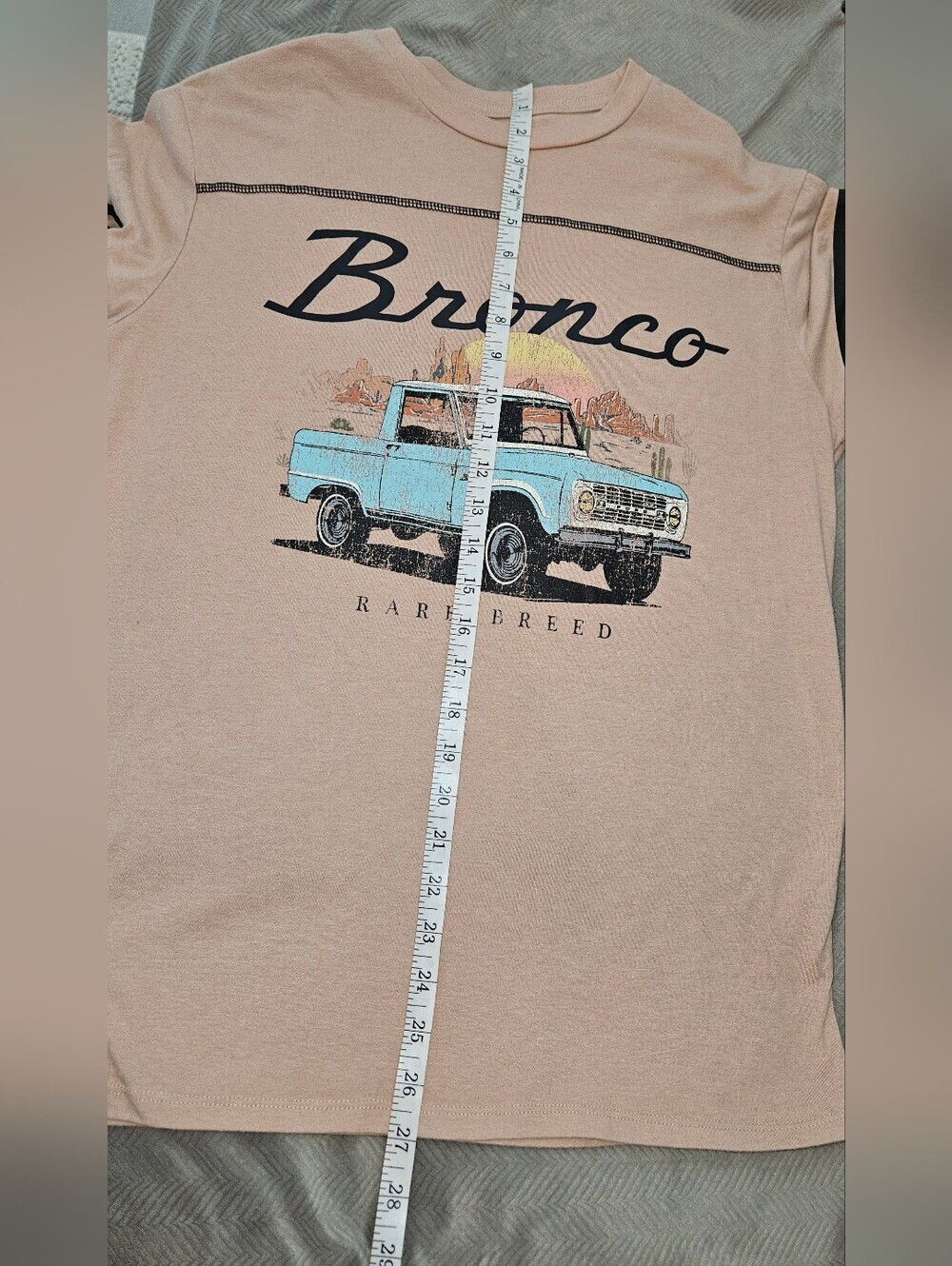 Ford Bronco Roam Free Vintage Graphic Tee Size Medium - Picture 8 of 10